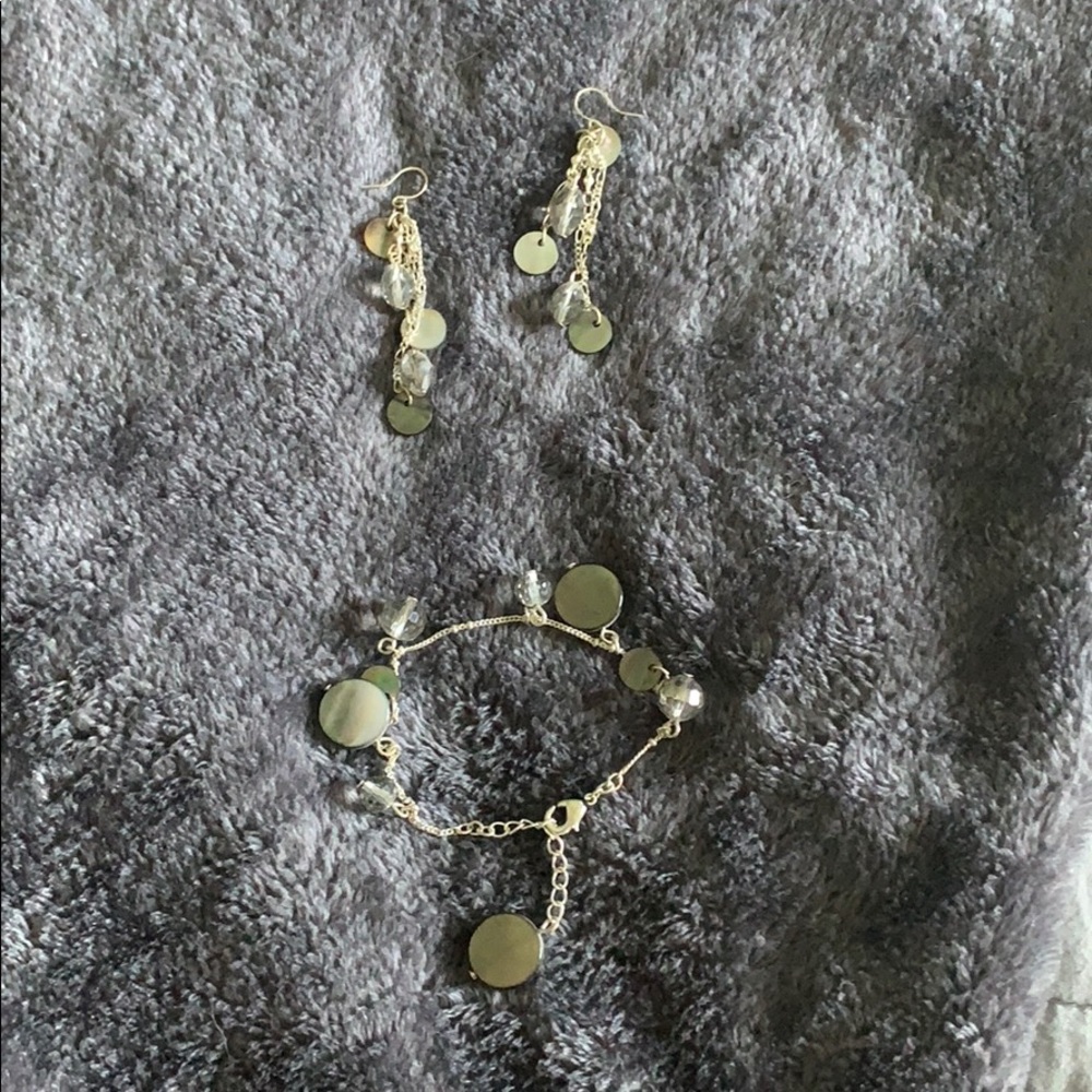 Silver and shell earring and bracelet set